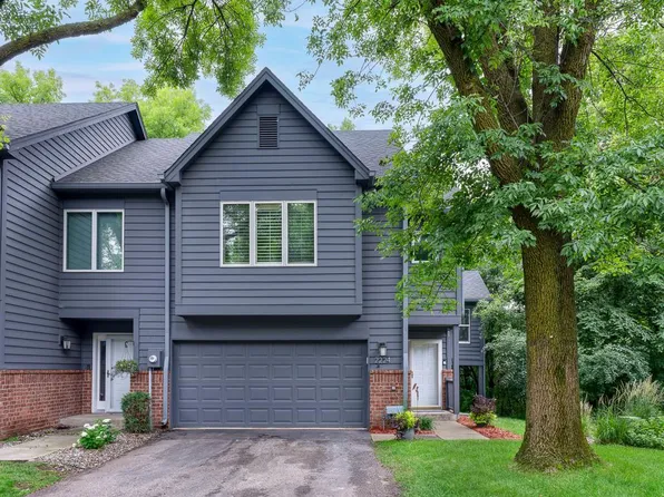 2224 Sherwood Ct, Minnetonka, MN 55305