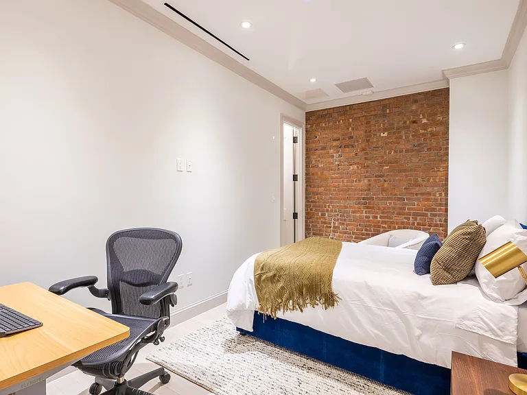808 Lexington Ave #3 — Photo 14