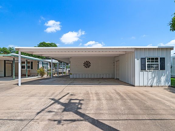 3rd image of 307 Brazos Harbor Dr
