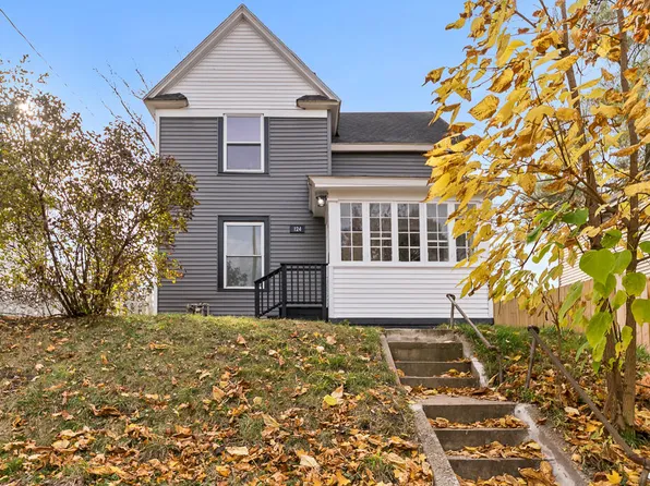 124 Carrier St NE, Grand Rapids, MI 49505