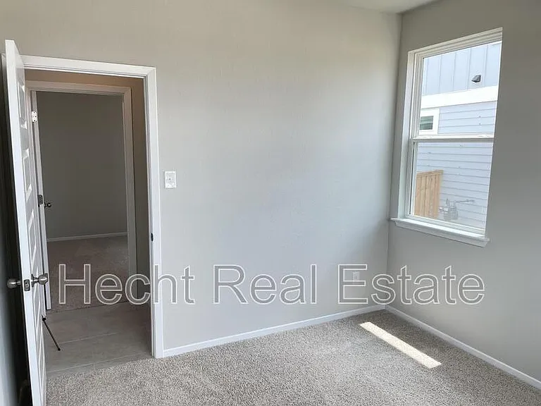 196 Fabion St — Photo 25