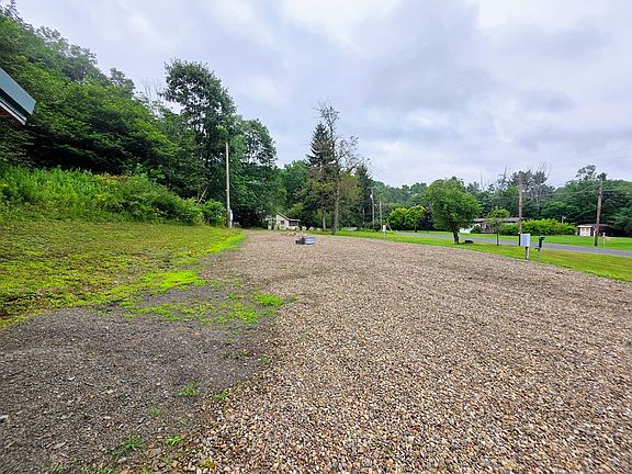 3rd image of 600 Telescope Rd