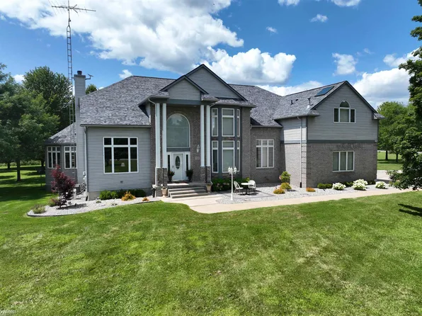 7090 E Hill Rd, Grand Blanc, MI 48439