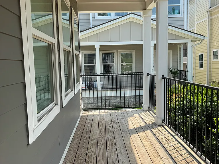 1121 Lawrence Ave #7 — Photo 3