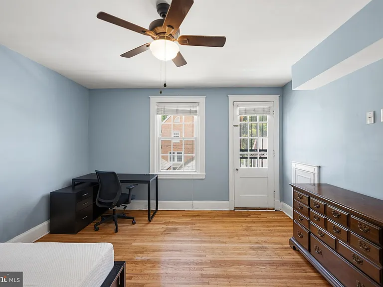 214 E University Pkwy — Photo 24