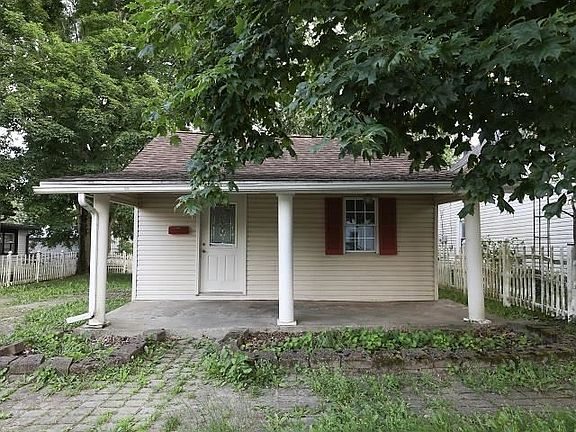 2nd image of 330 S 3rd St