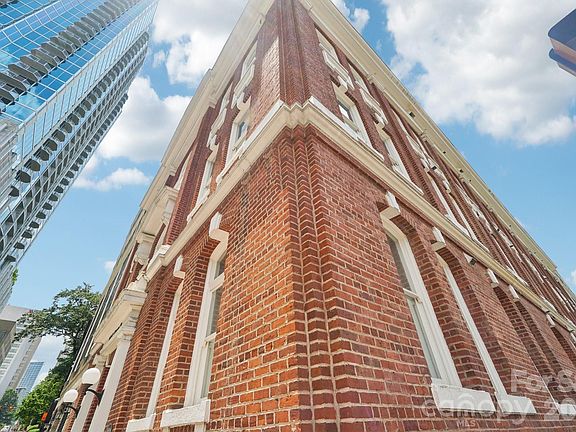 5th image of 229 Church St Unit 401