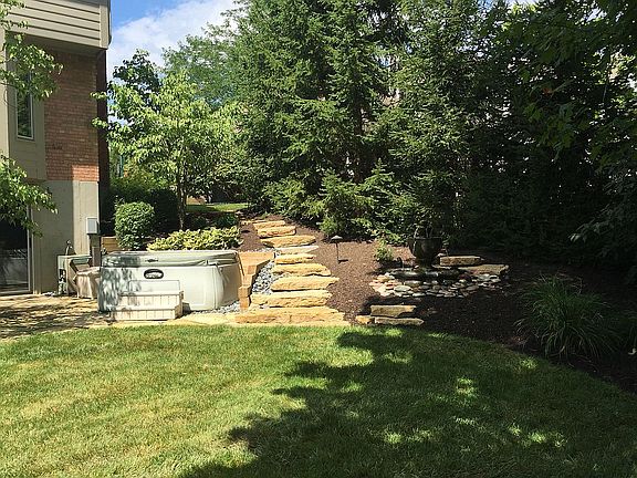 4th image of 712 Miamiview Ct