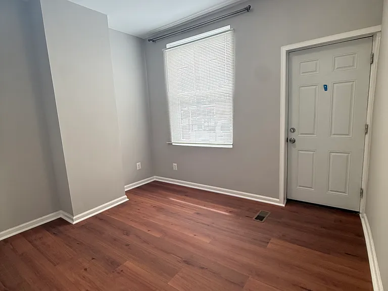3264 Emery St — Photo 3