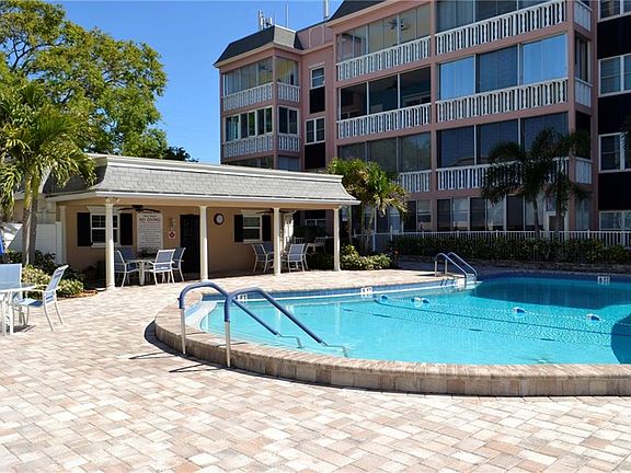 5th image of 139 Bluff View Dr APT 301