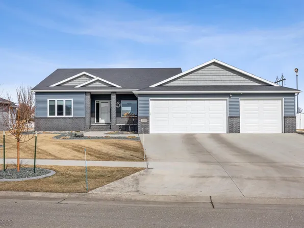3231 47th Ave S, Fargo, ND 58104