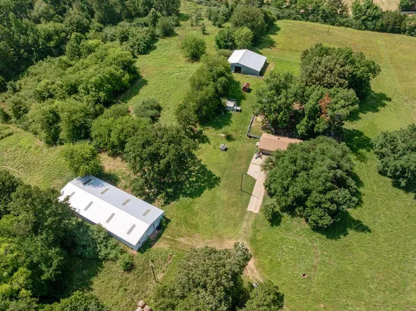 8468 Hydrangea Rd, Ore City, TX 75683
