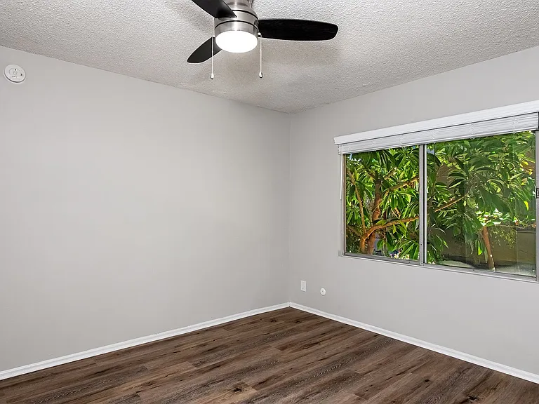 420 Burchett St — Photo 13