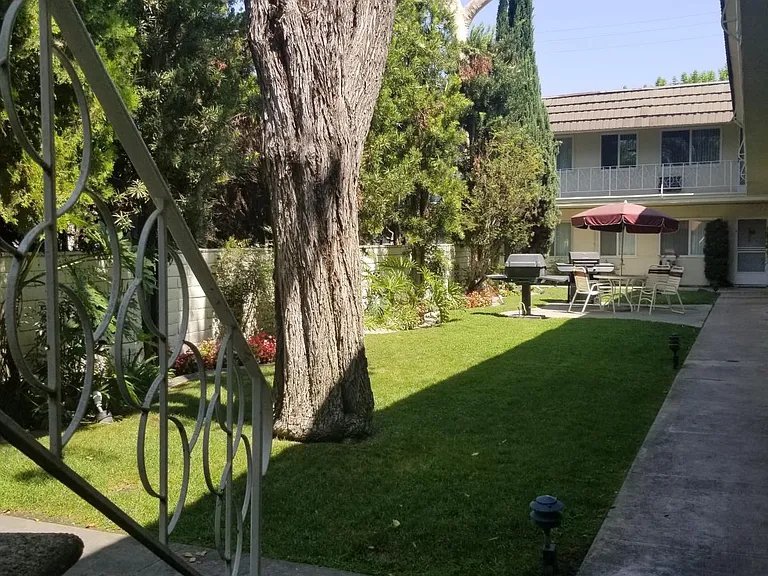 Rives Manor Downey — Photo 9