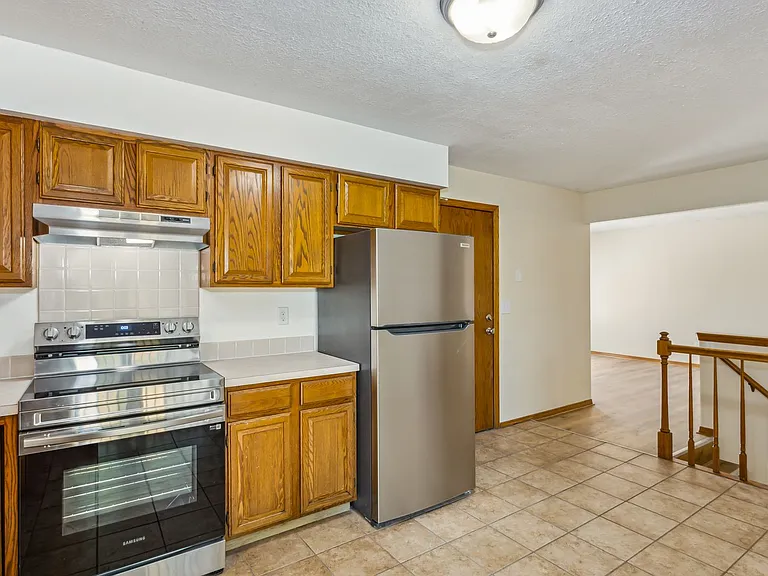 221 N Osage Rd — Photo 5