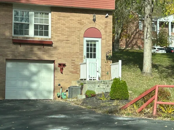 207 Hickory Cir, Canonsburg, PA 15317