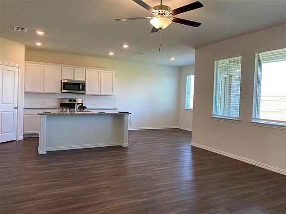3rd image of 5004 Wilder Ave