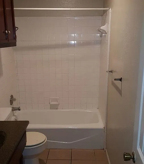 9608 Elmwood Ave #B — Photo 14