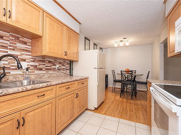 5th image of 300 Gilkeson Rd APT 12A