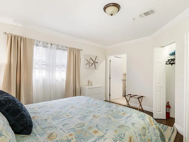 2625 NE 13th Ct #9 — Photo 13