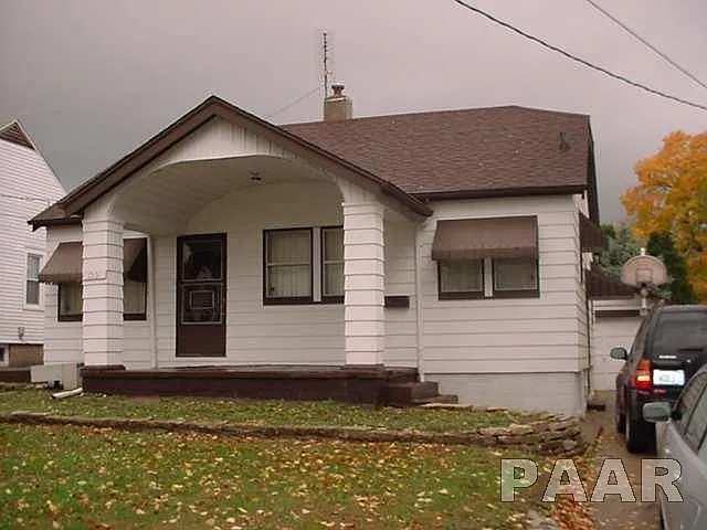 1201 W Macqueen Ave photo 1