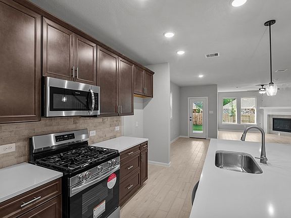 The Dahlia - Kitchen