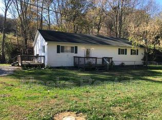 714 Tacketts Branch Rd, Hurricane, WV 25526