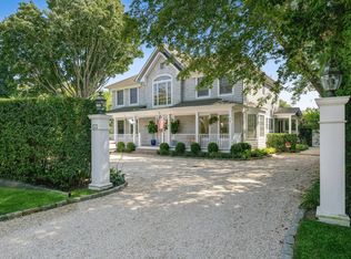 210 Toylsome Ln, Southampton, NY 11968