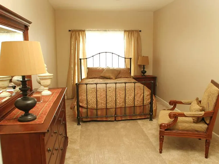 Brook Pointe — Photo 4