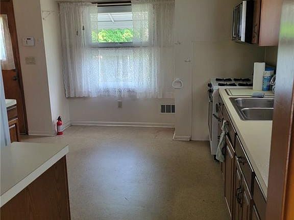 5th image of 5202 Fern Dr