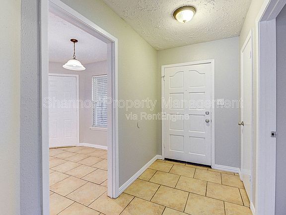 3rd image of 13610 Tara Oak Dr