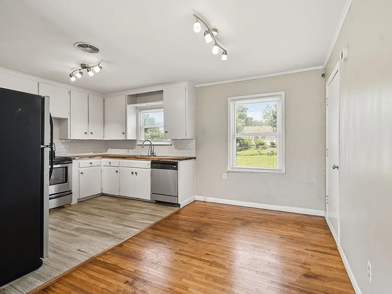 476 S 79th East Ave — Photo 8