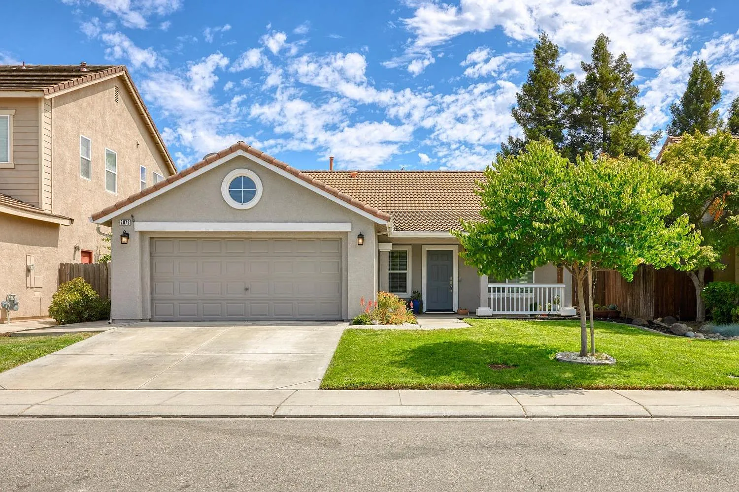 2672 Silver Bell Dr photo 1