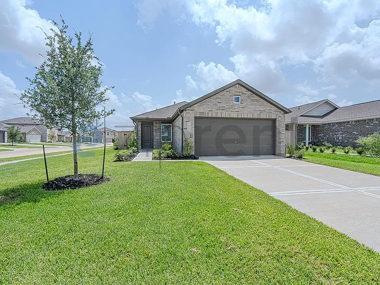 16850 Spotted Oak Dr — Photo 2