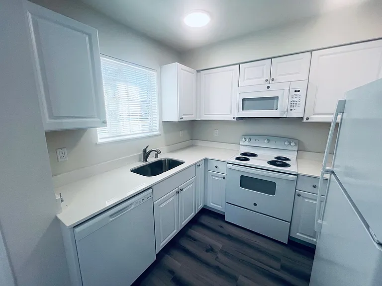 4 unit Cleveland LLC - 1913 — Photo 22