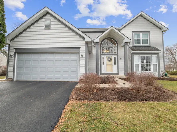 1428 Holbrook Ln, Batavia, IL 60510