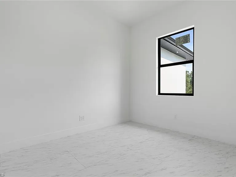3175 Sunshine Blvd — Photo 9