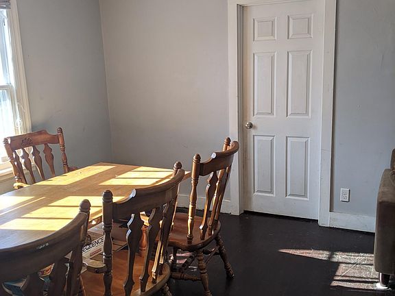 4th image of 1724 W Washington St