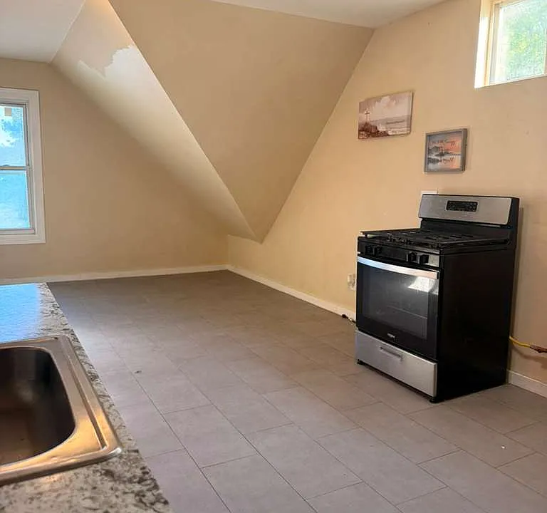 26 Gardner St #3