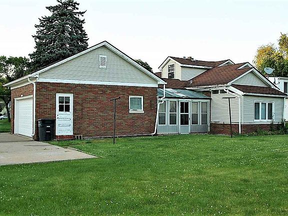 3rd image of 3300 21st Ave