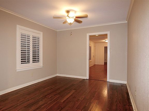 4th image of 1006 Lincoln Dr