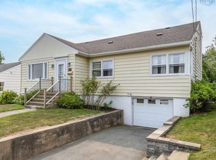 28 Piers Ave, Halifax, NS B3N 1Z5