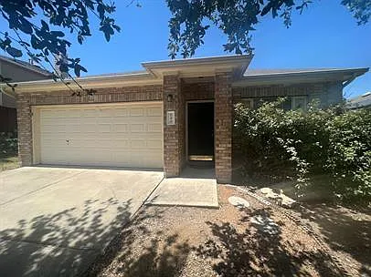 3 bed, 2.0 bath, 1460 sqft, $1,620 — Photo 2