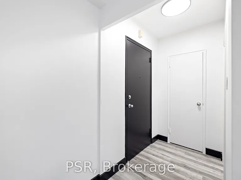 600 Eglinton Ave W #209 — Photo 16