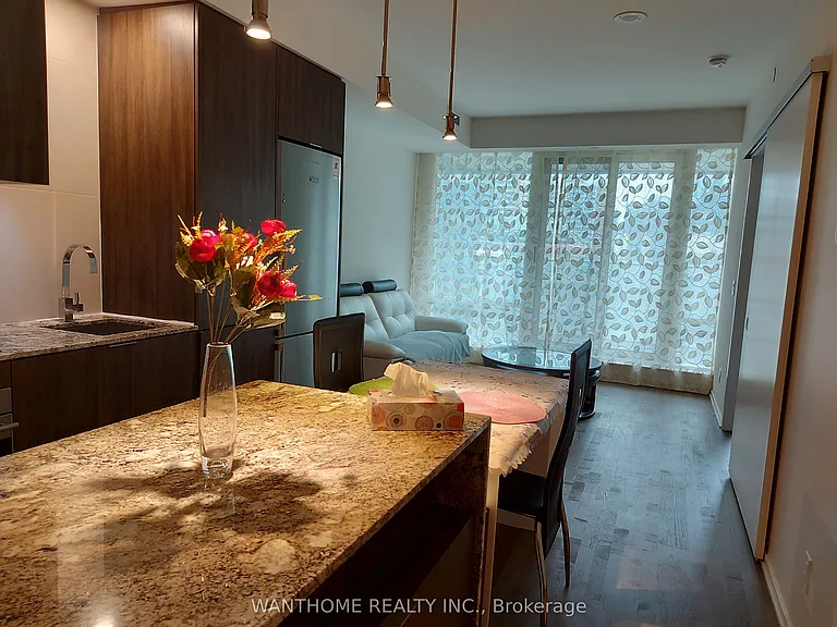 1 Bloor St E #502 — Photo 4