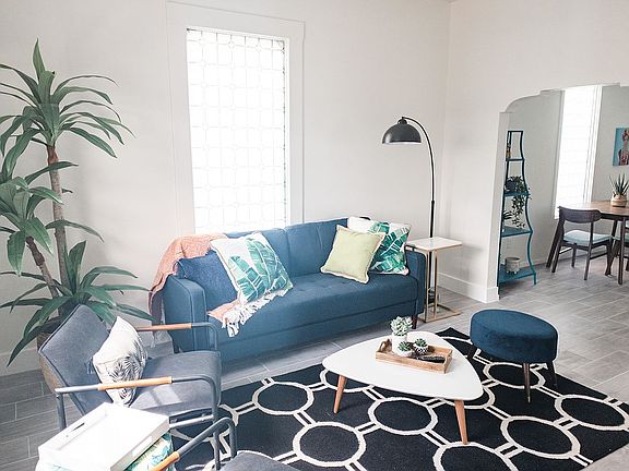 5th image of 2827 Frankfort Ave