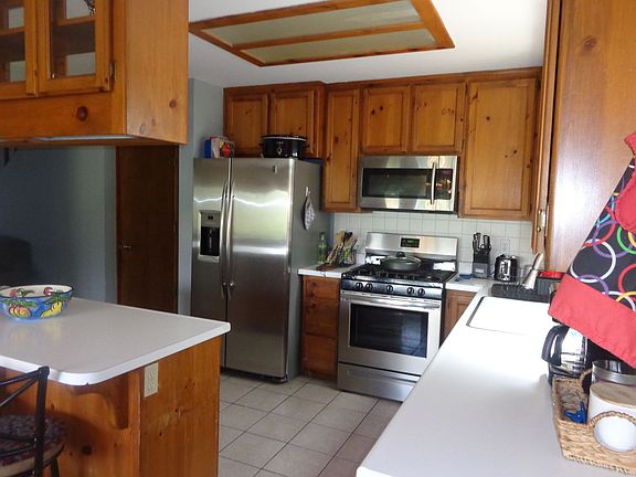 5th image of 785 Berne Dr