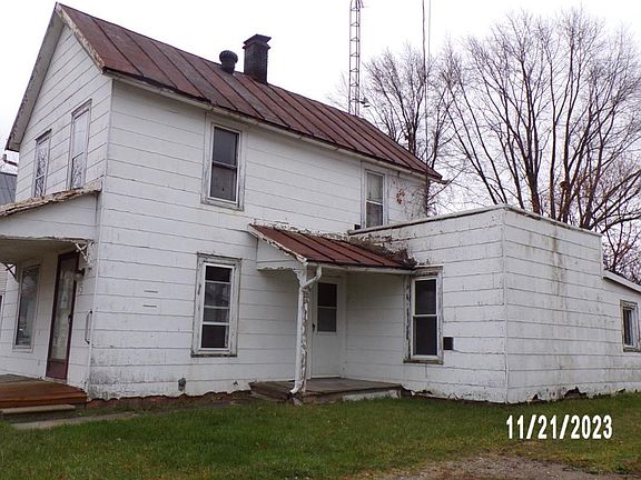 3rd image of 15 Oak St