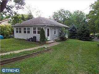 2nd image of 1815 Manor Ave