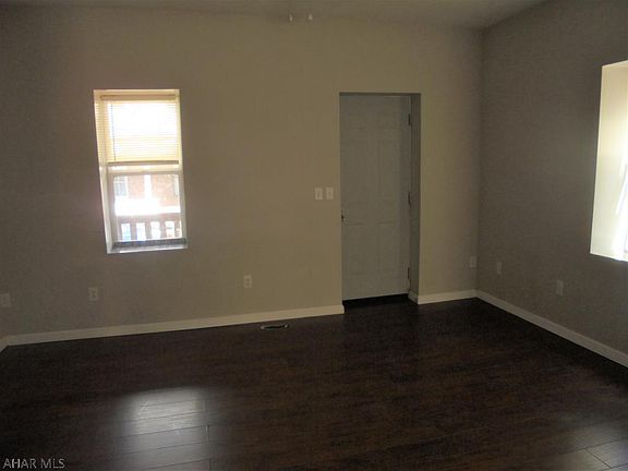 4th image of 1048-50 Heisley St